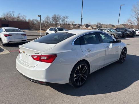 Used 2016 Chevrolet Malibu Premier w/ Driver Confidence Package II image 7
