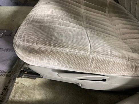 Used 2001 Chevrolet Lumina w/ Preferred Equipment Group FWD image 12