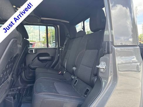 Used 2021 Jeep Gladiator Mojave AWD/4WD image 11