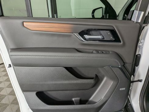 New 2026 GMC Yukon XL Denali w/ LPO, Floor Liner Package image 28