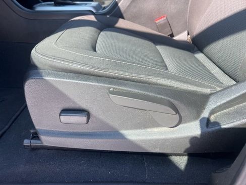 Used 2021 Chevrolet Colorado LT image 7