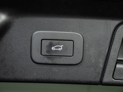 Used 2025 Land Rover Range Rover Velar Dynamic SE AWD/4WD image 31
