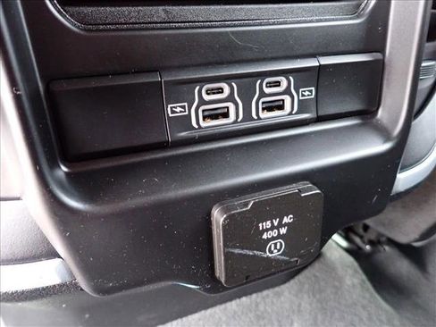 Used 2021 RAM 1500 Big Horn image 12