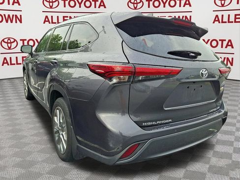 Used 2023 Toyota Highlander Limited AWD/4WD image 3