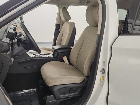 Used 2020 Ford Explorer XLT w/ Comfort Package AWD/4WD image 14