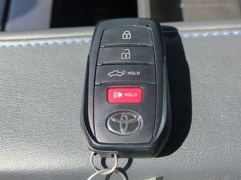 Used 2024 Toyota Tundra Platinum AWD/4WD image 33