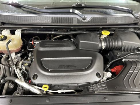 Used 2019 Chrysler Pacifica Touring-L Plus w/ Advanced Safetytec Group image 25