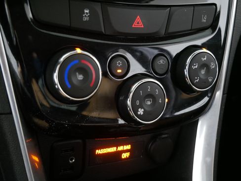 Used 2020 Chevrolet Trax Premier image 23