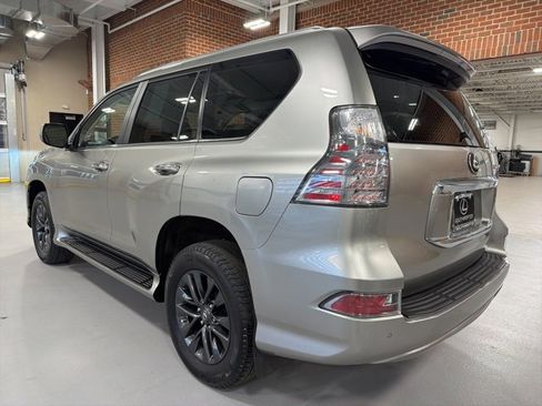 Used 2023 Lexus GX 460 Premium w/ Premium Package image 5