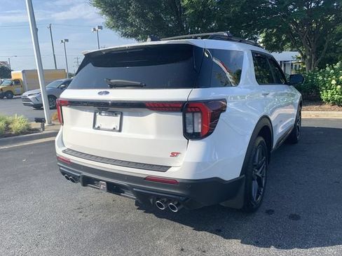 Used 2025 Ford Explorer ST w/ Sun And Sound Package AWD/4WD image 8