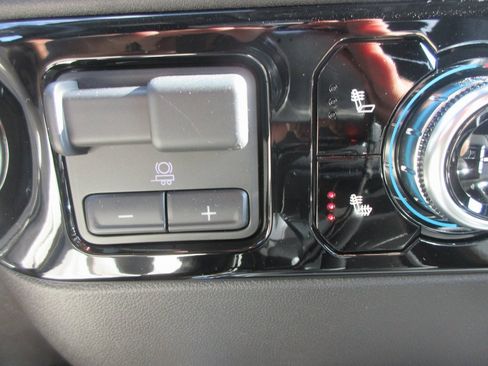 New 2026 GMC Sierra 1500 Elevation image 20