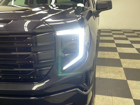 Used 2025 GMC Sierra 1500 Elevation AWD/4WD image 26