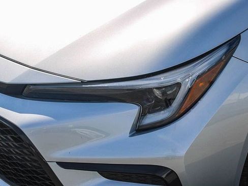 Used 2025 Toyota Corolla SE FWD image 5
