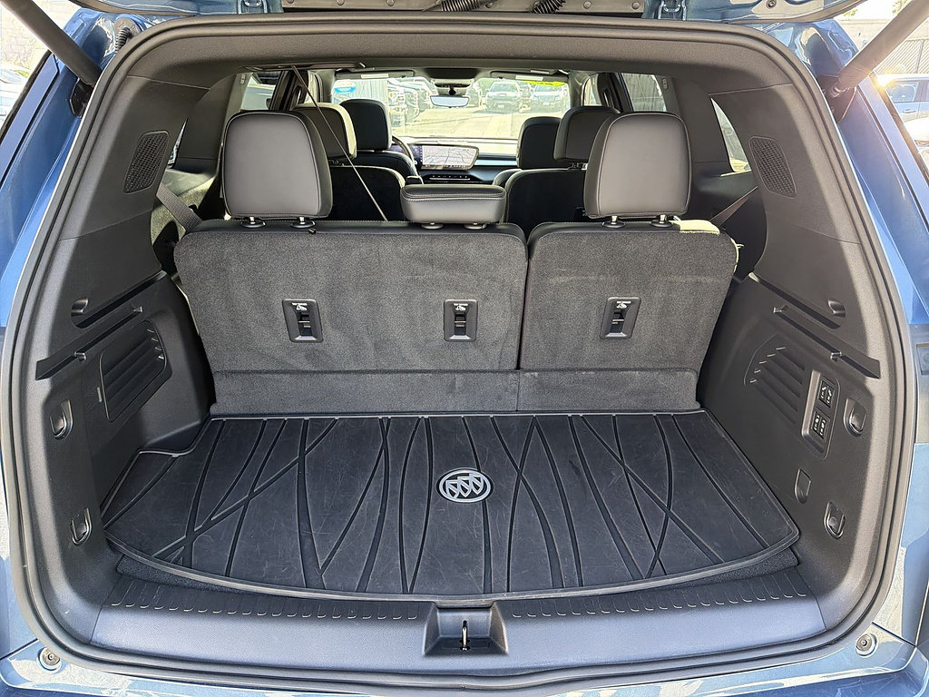 Used 2025 Buick Enclave Avenir w/ Super Cruise Package AWD/4WD image 26