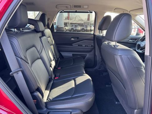 Used 2023 Nissan Pathfinder SL image 21