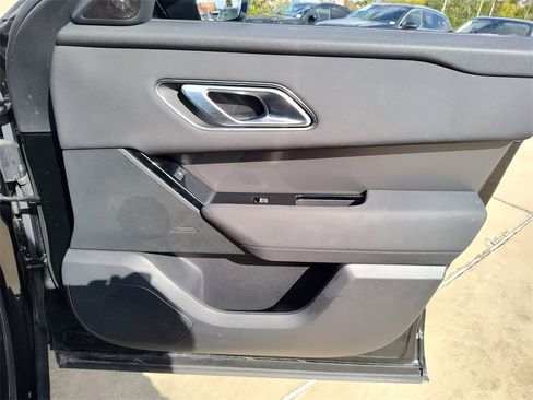 Used 2025 Land Rover Range Rover Velar Dynamic SE image 34