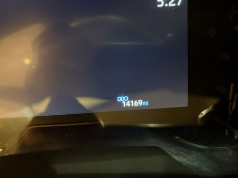 Used 2025 Toyota RAV4 XLE image 42