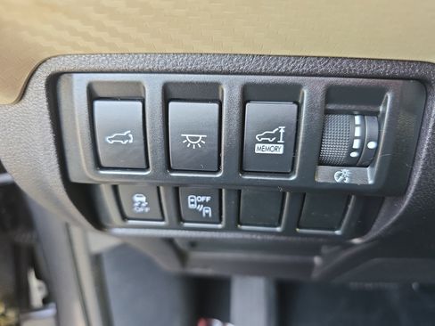 Used 2020 Subaru Ascent Premium w/ Convenience Package image 27