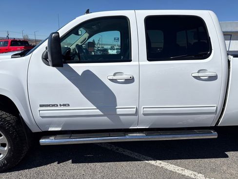 Used 2013 GMC Sierra 2500 SLT w/ SLT Convenience Package AWD/4WD image 9