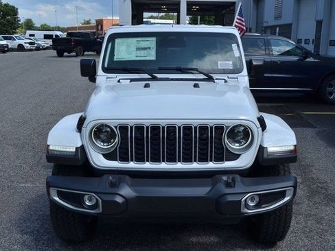 New 2026 Jeep Wrangler Unlimited Sahara AWD/4WD image 3