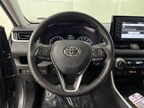 Used 2022 Toyota RAV4 XLE image 31