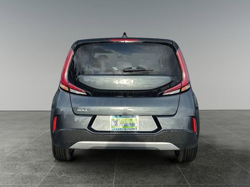 Used 2025 Kia Soul LX FWD image 7