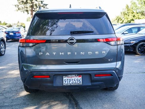 Used 2022 Nissan Pathfinder SV image 9
