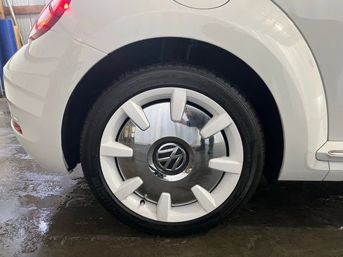 Used 2019 Volkswagen Beetle 2.0T S image 29