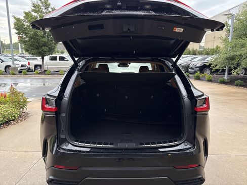 Used 2024 Lexus NX 250 FWD w/ Towing Package (2000 Lbs) image 32