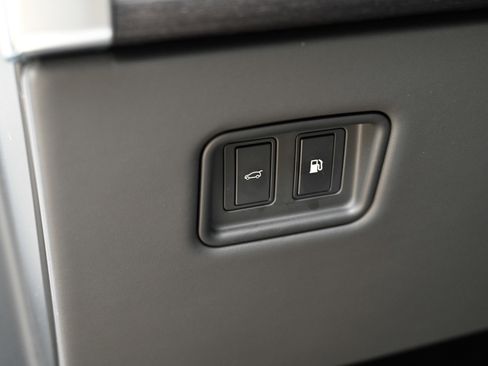 Used 2025 Land Rover Range Rover SE AWD/4WD image 21