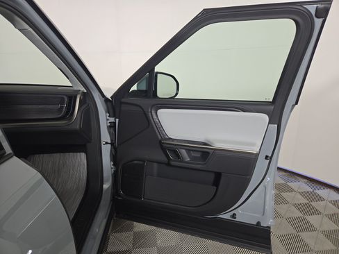 Used 2024 Rivian R1S Adventure AWD/4WD image 18