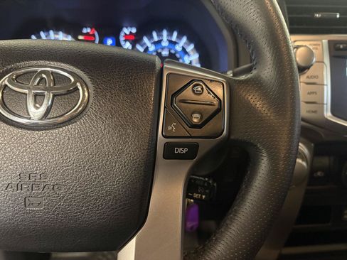 Used 2017 Toyota 4Runner SR5 AWD/4WD image 18