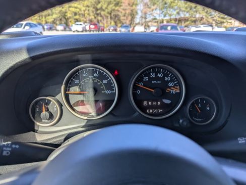 Used 2017 Jeep Wrangler 75th Anniversary image 16