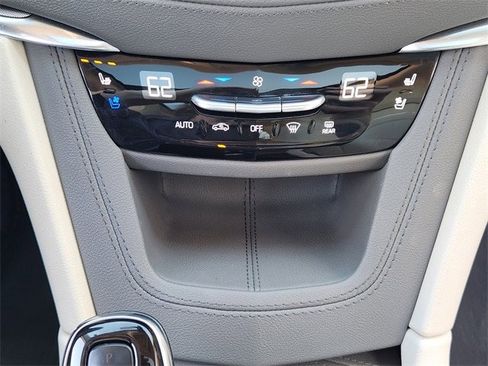 Used 2022 Cadillac XT5 Premium Luxury image 15