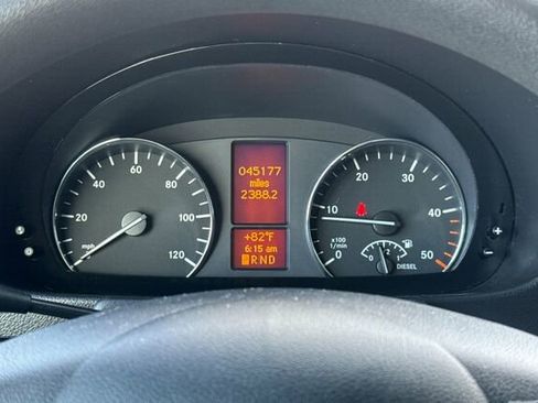 Used 2016 Mercedes-Benz Sprinter 2500 image 24