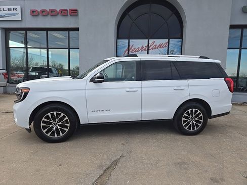 Used 2025 Ford Expedition Platinum AWD/4WD image 5