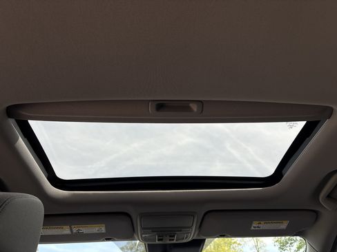 Used 2019 Honda CR-V EX image 4