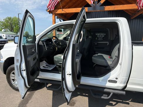 Used 2017 RAM 2500 SLT image 7