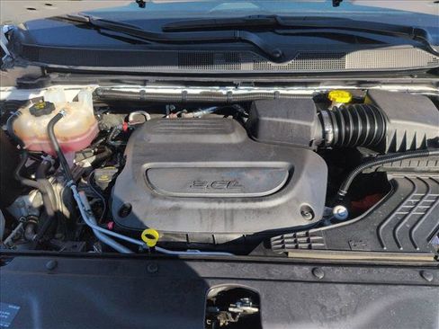 Used 2024 Chrysler Pacifica Limited image 25