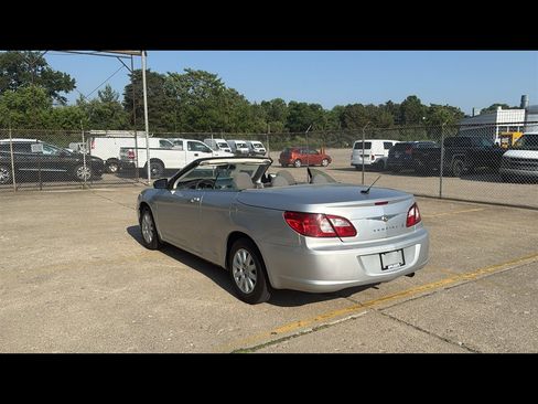 Used 2008 Chrysler Sebring LX image 4