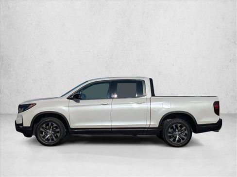Used 2024 Honda Ridgeline Sport image 9