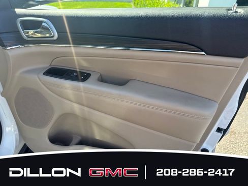 Used 2019 Jeep Grand Cherokee Limited w/ Luxury Group II AWD/4WD image 17