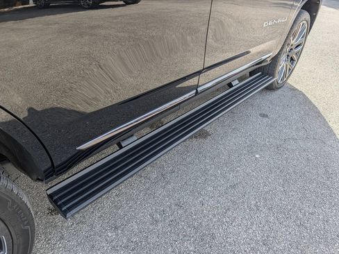 New 2025 GMC Yukon Denali Ultimate AWD/4WD image 32