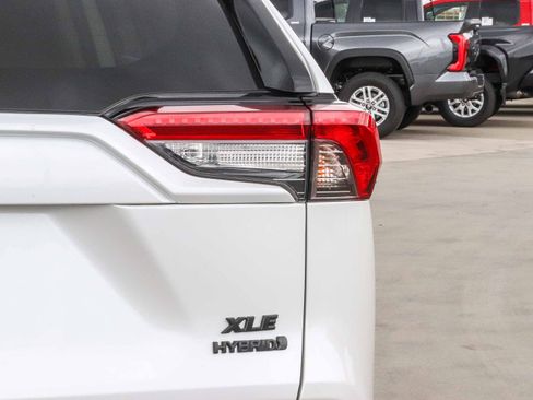Used 2023 Toyota RAV4 XLE Premium AWD/4WD image 8