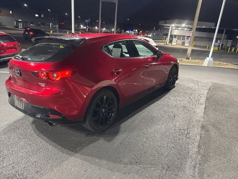 Used 2024 MAZDA MAZDA3 Hatchback w/Premium Plus Pkg image 6