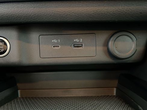 Used 2023 Nissan Rogue SV image 34