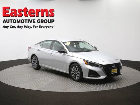 Used 2024 Nissan Altima 2.5 SV FWD image 49
