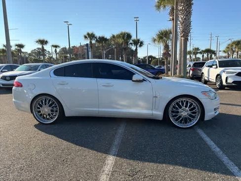 Used 2010 Jaguar XF Luxury image 7