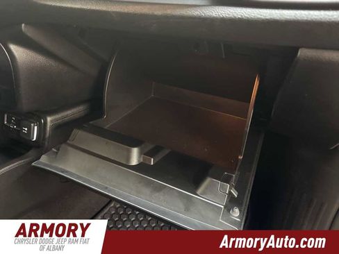 Used 2023 Jeep Renegade Latitude image 38