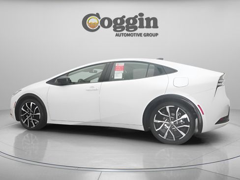 New 2026 Toyota Prius Plug-In Hybrid image 8